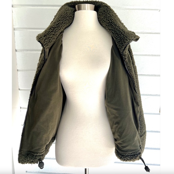 LULULEMON Cinchable Sherpa Fleece Zip Up Jacket in Dark Olive - 12 - Picture 5 of 13